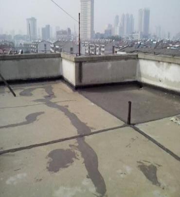 秦皇岛市漏水维修 楼顶漏水是什么原因，楼顶漏水维修方法是什么?