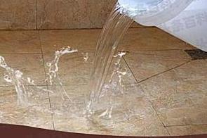 秦皇岛市漏水维修 免砸砖防水材料该如何施工